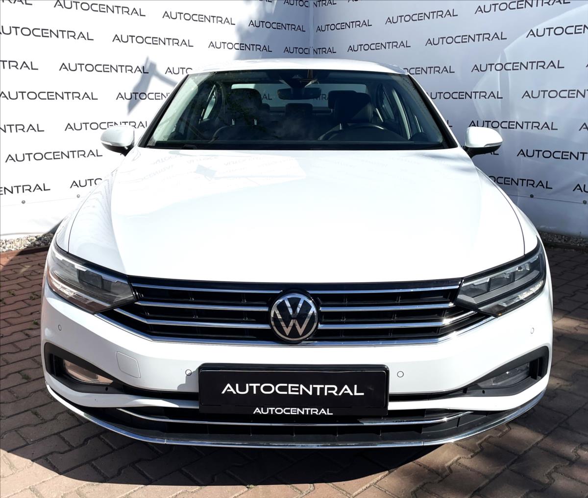 volkswagen-passat-2-0-tdi-147kw-dsg-stk-6-27 - 1