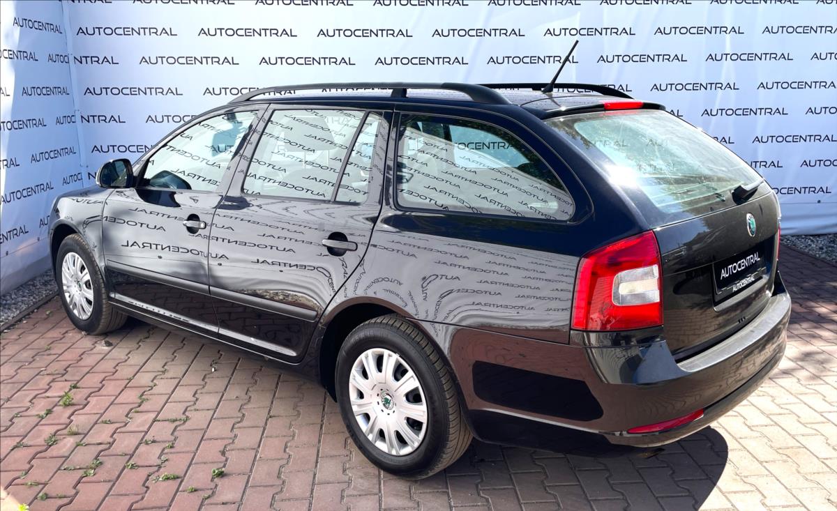 skoda-octavia-1-2-tsi-77kw-klima-po-servisu - 3