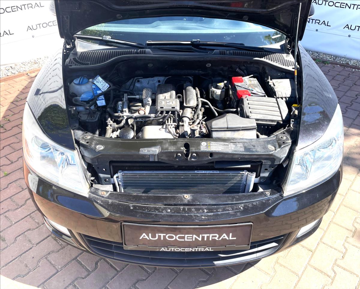 skoda-octavia-1-2-tsi-77kw-klima-po-servisu - 7