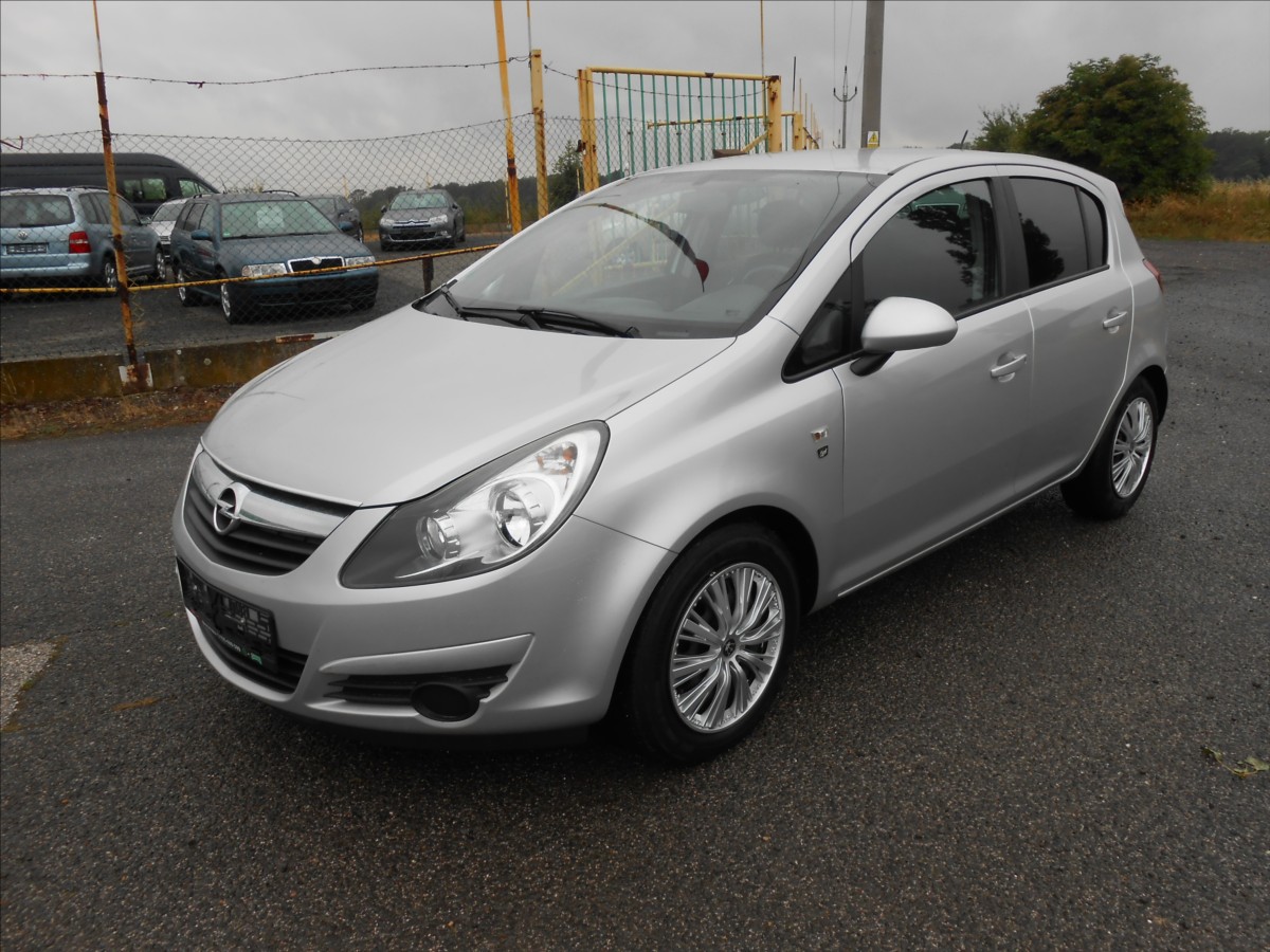 Opel Corsa 1,4 64 kW KLIMA Serviska