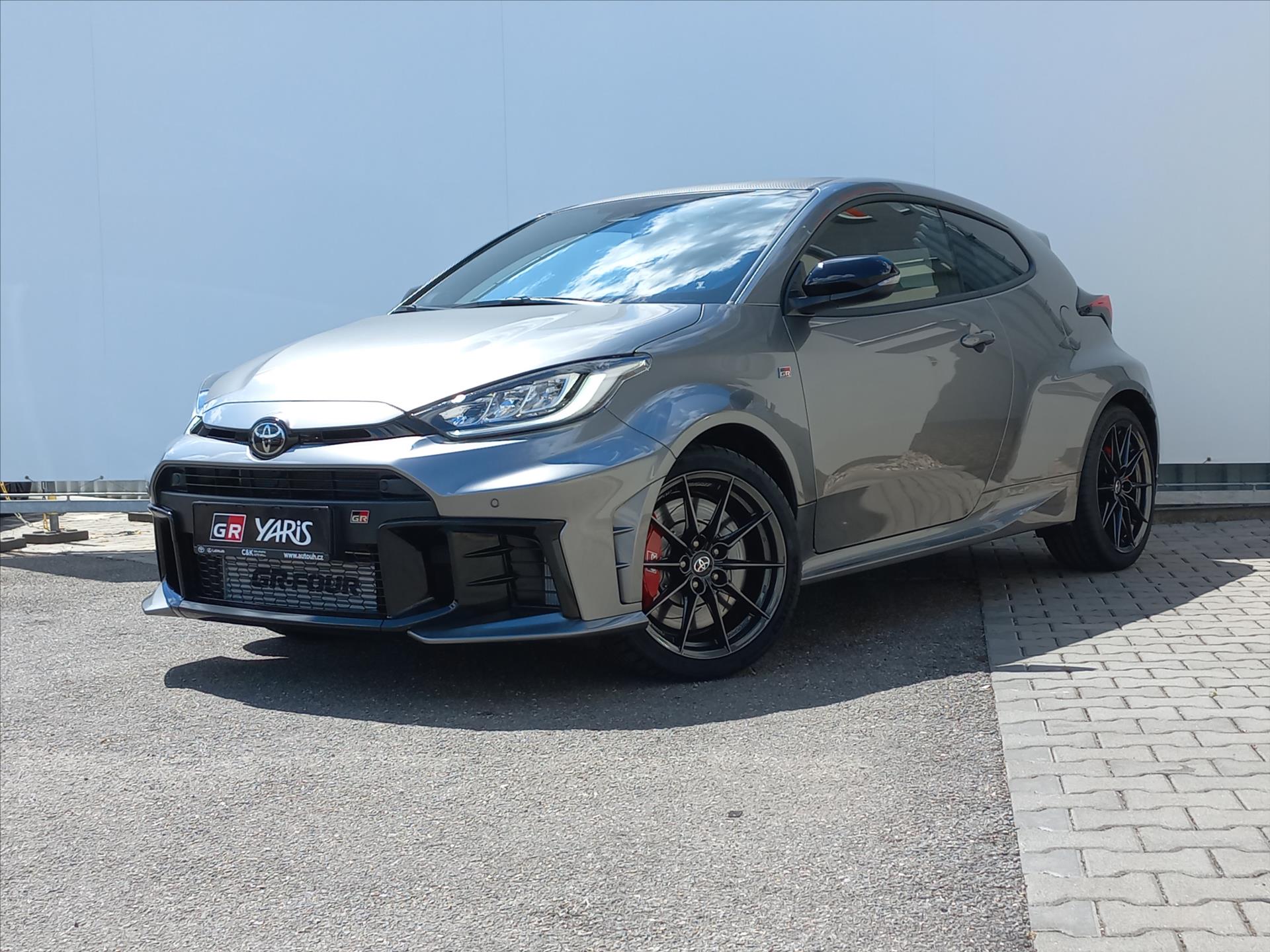 Toyota GR Yaris 1,6 Turbo A/T 280k  Dynamic + VIP