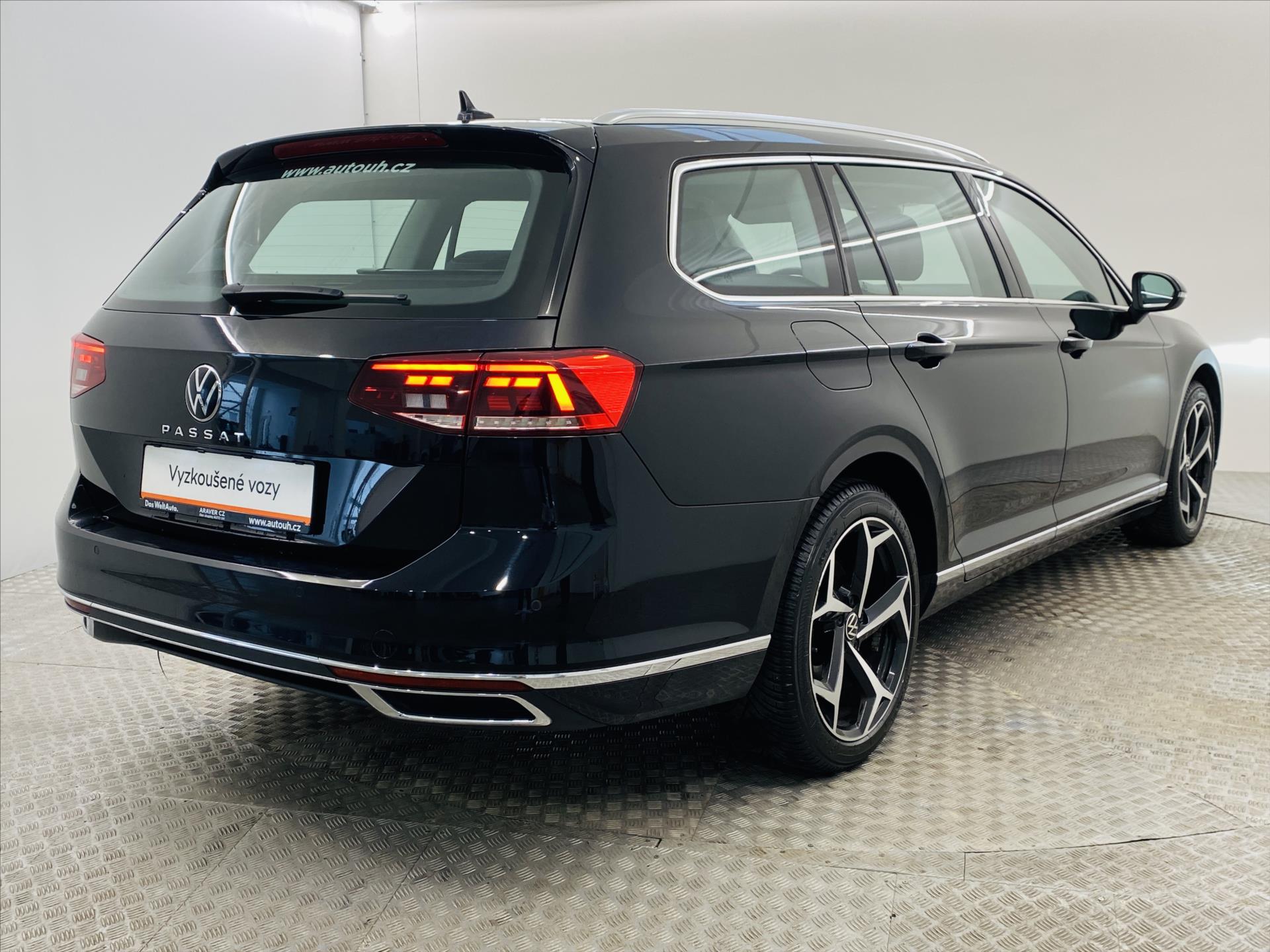 volkswagen-passat-2-0-tdi-110kw-elegance - 1