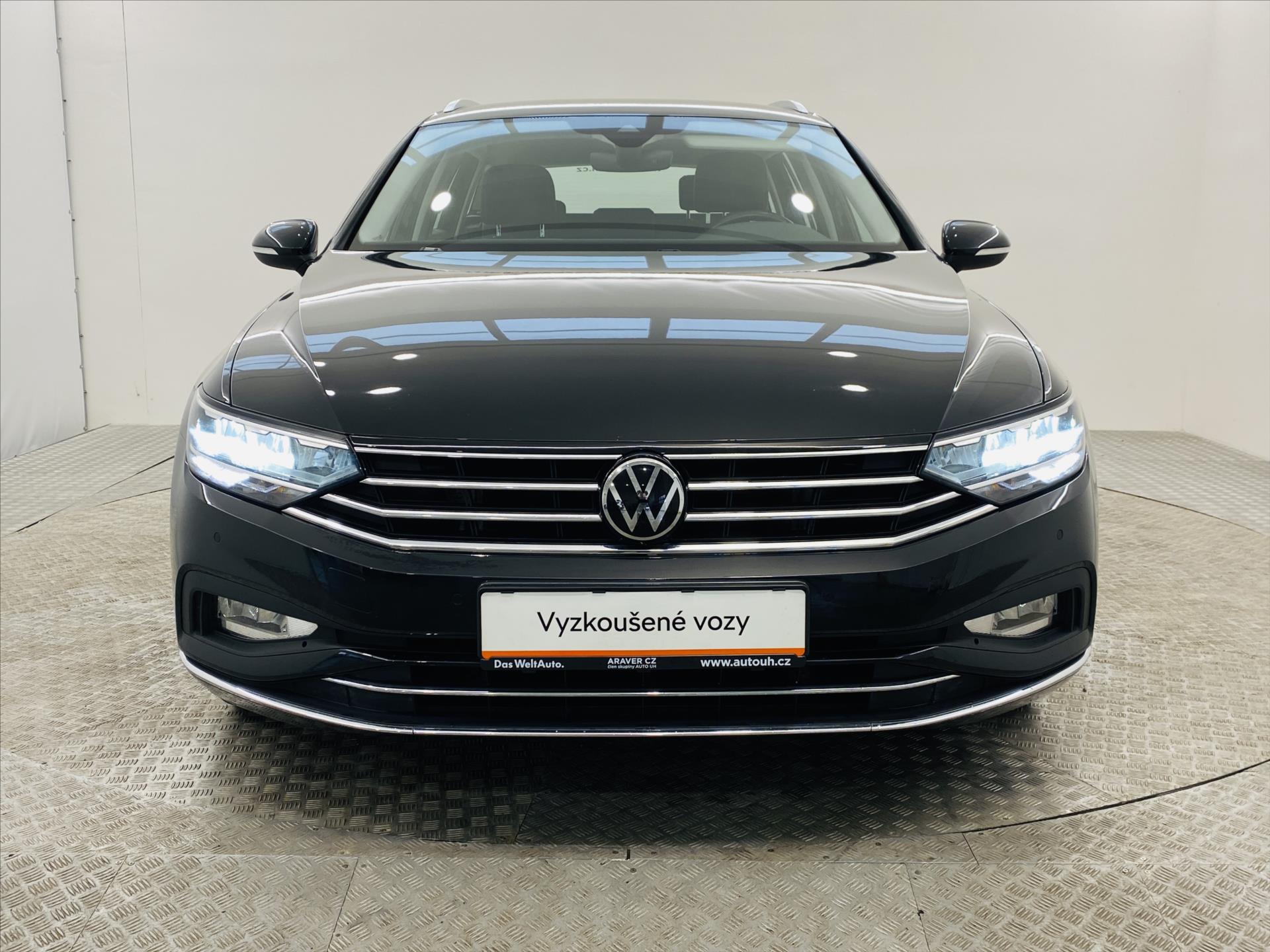 volkswagen-passat-2-0-tdi-110kw-elegance - 3