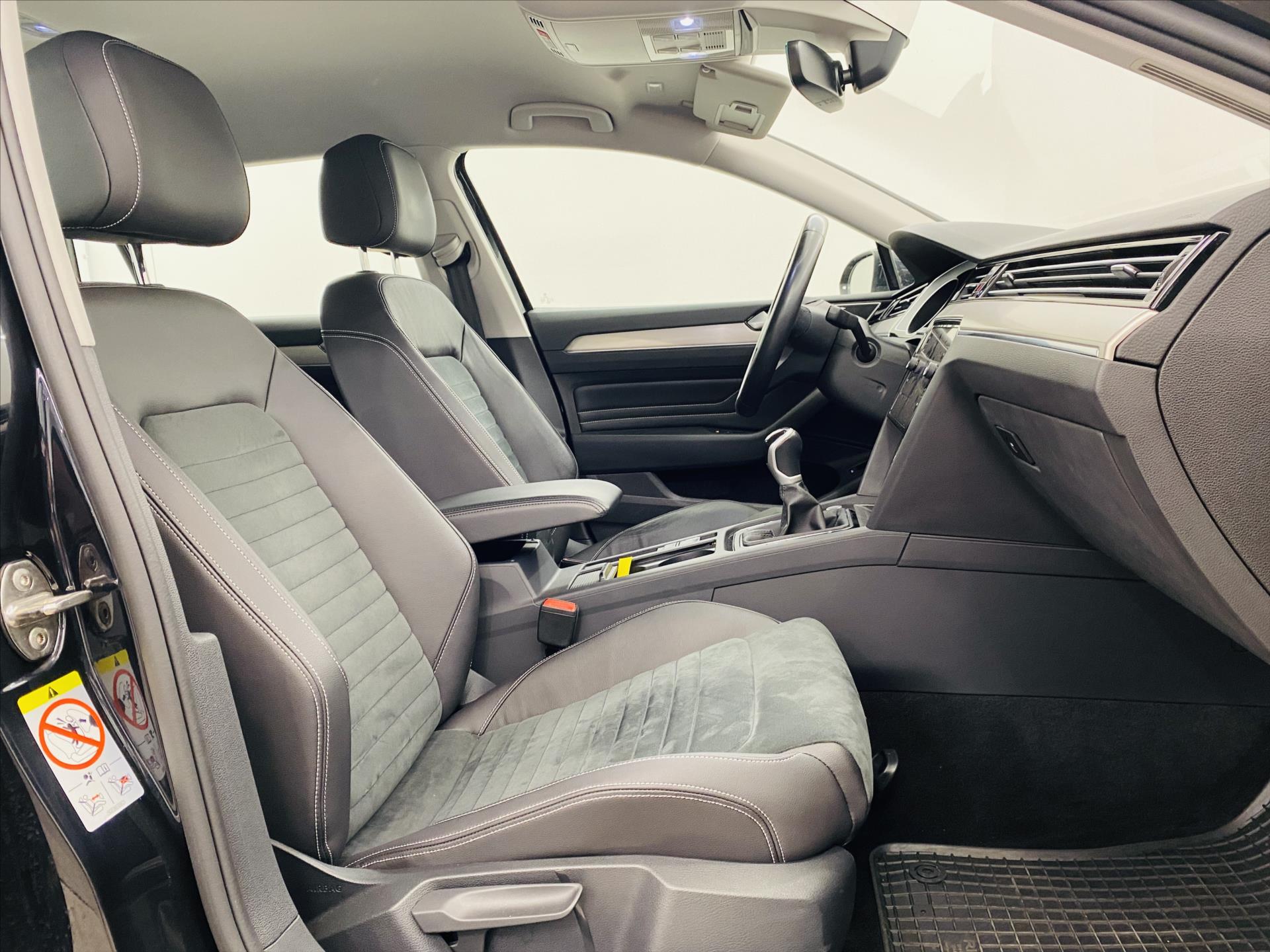 volkswagen-passat-2-0-tdi-110kw-elegance - 7