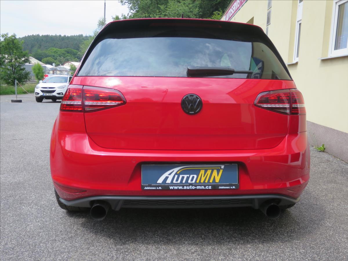 volkswagen-golf-2-0-gti - 5