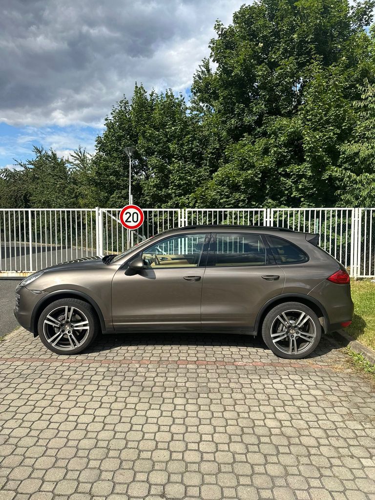 porsche-cayenne-3-0-diesel-v6-tiptronic-4x4 - 2
