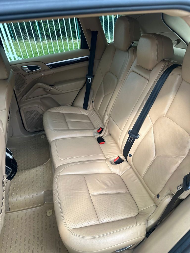 porsche-cayenne-3-0-diesel-v6-tiptronic-4x4 - 9