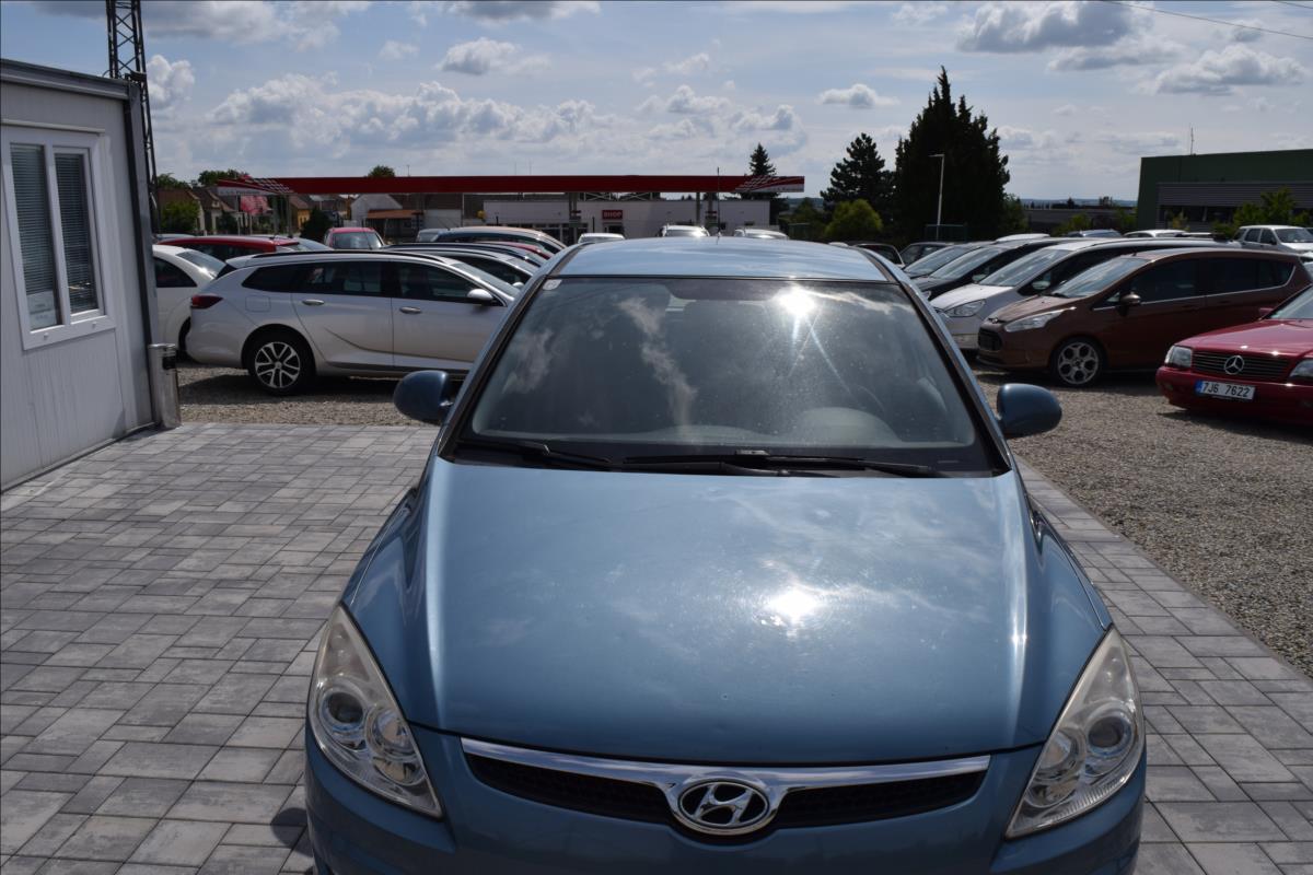hyundai-i30-1-6-crdi-66kw-comfort-2xkola - 2