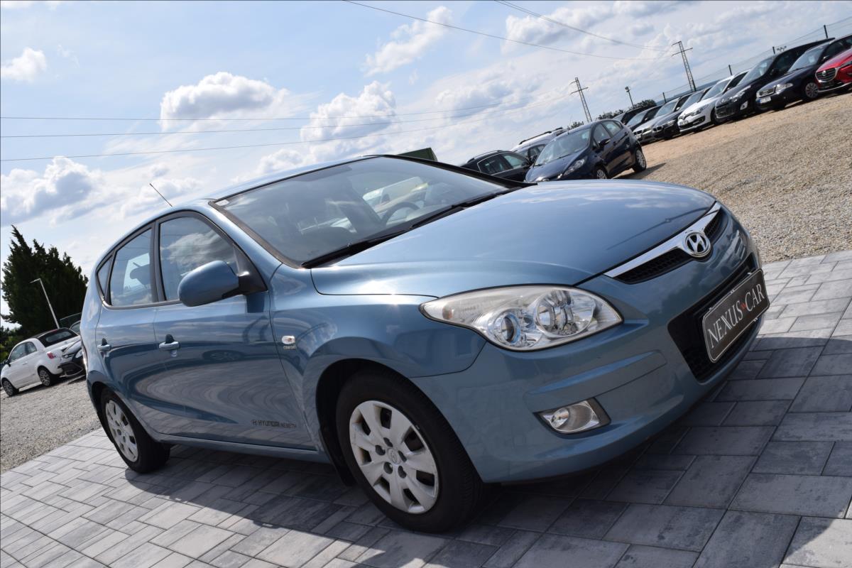 hyundai-i30-1-6-crdi-66kw-comfort-2xkola - 3