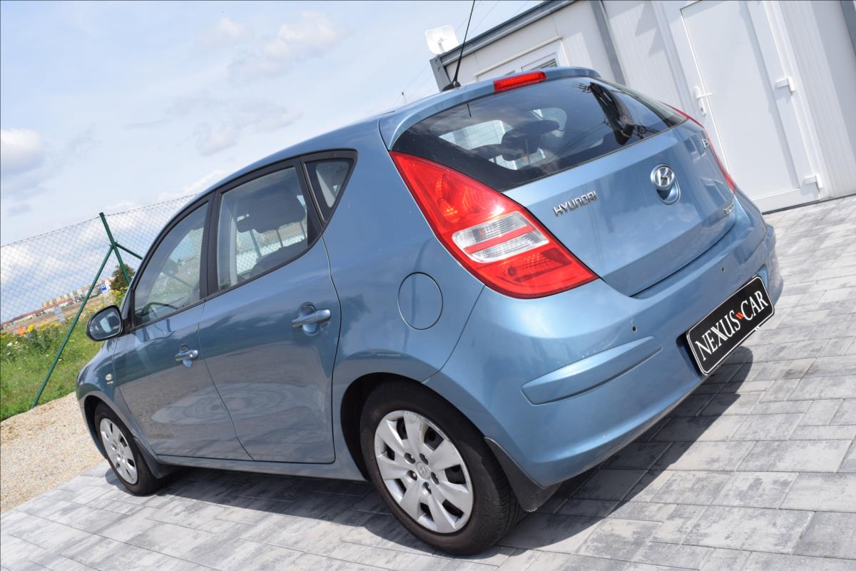 hyundai-i30-1-6-crdi-66kw-comfort-2xkola - 6