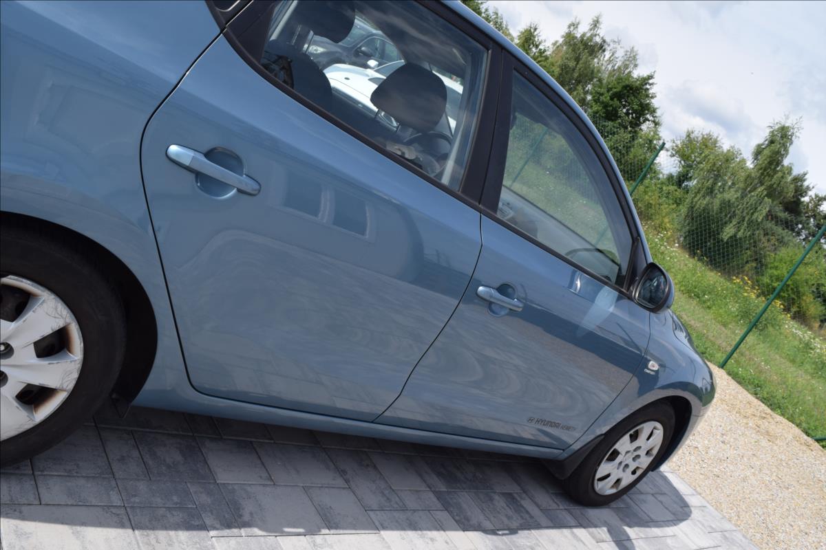 hyundai-i30-1-6-crdi-66kw-comfort-2xkola - 9