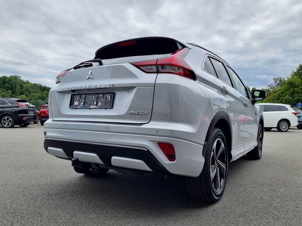 mitsubishi-2-4-phev-4x4-odpocet-dph-tazne - 4