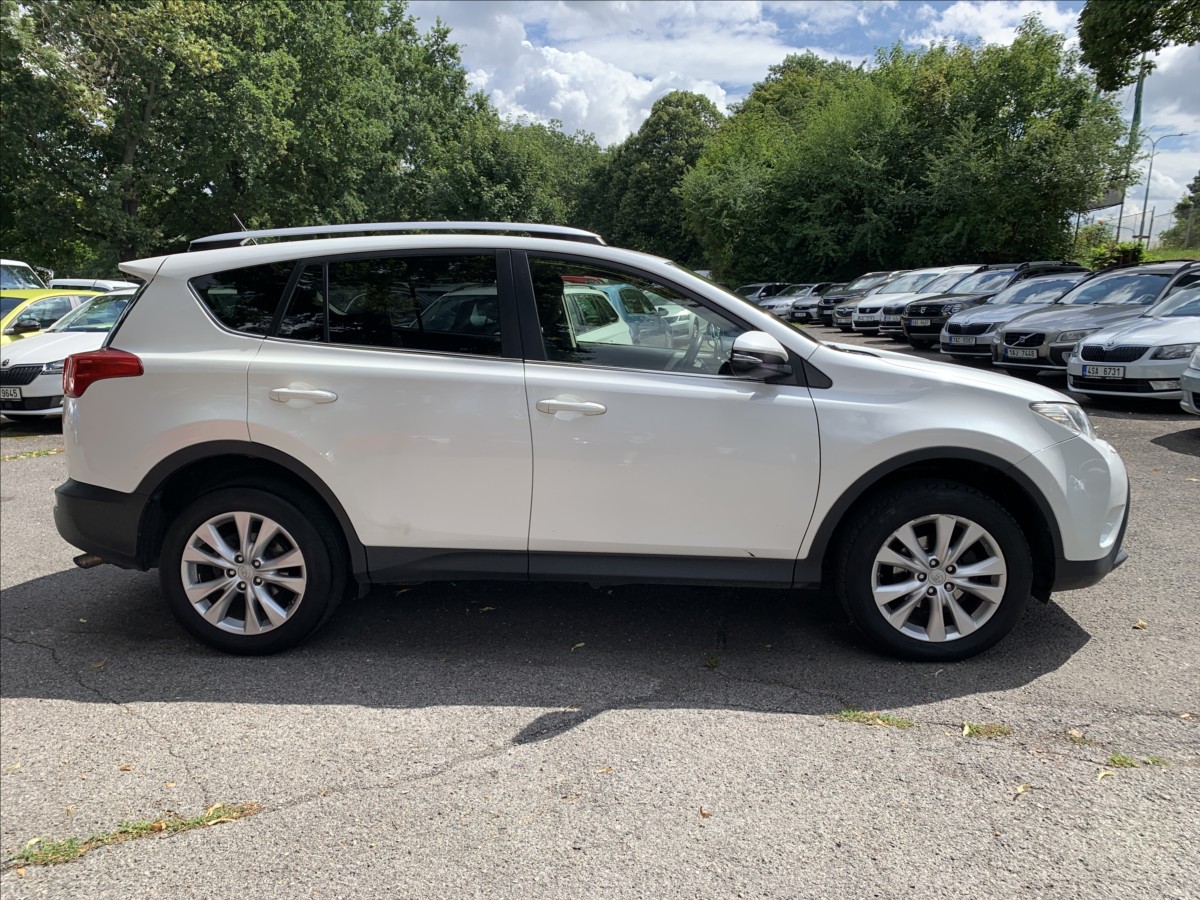 toyota-rav4-2-2-d-4d-awd-cr - 3