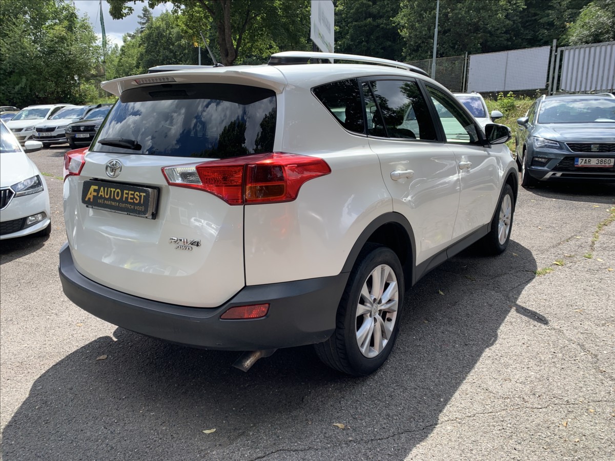 toyota-rav4-2-2-d-4d-awd-cr - 4