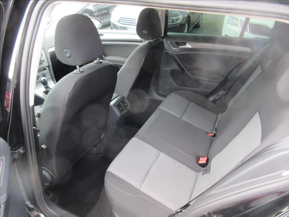 volkswagen-golf-1-6-tdi-bluemotion - 6