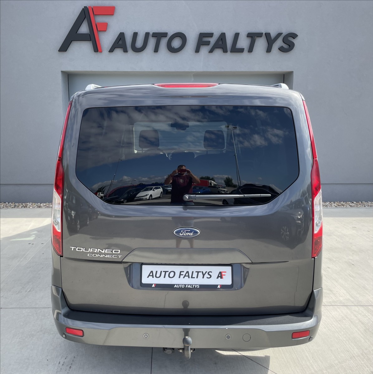 ford-tourneo-1-5-tdci-zaruka-7-mist-cr - 3