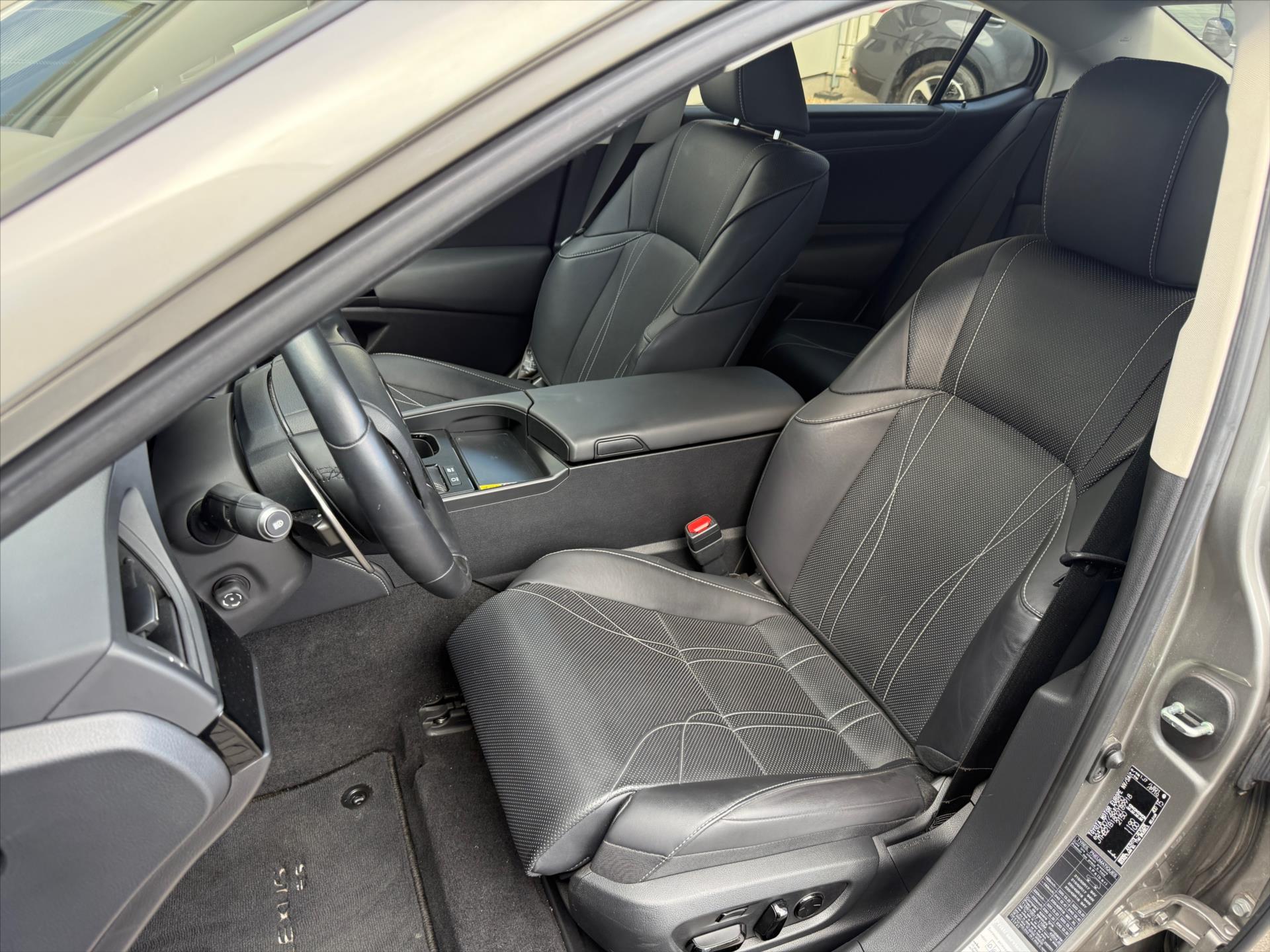 lexus-es-300h-2-5-prestige - 7