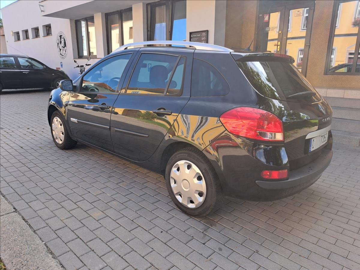 renault-clio-1-5-dci-75k-advantage-grandtour - 5