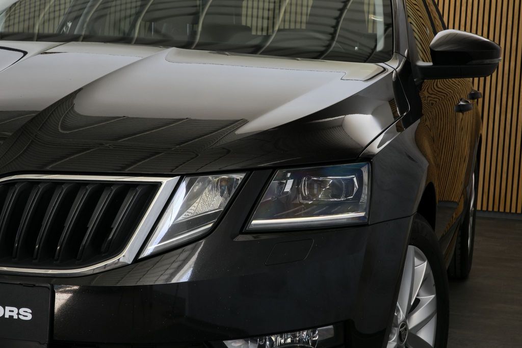 skoda-octavia-2-0tdi-110kw-manual-led - 6