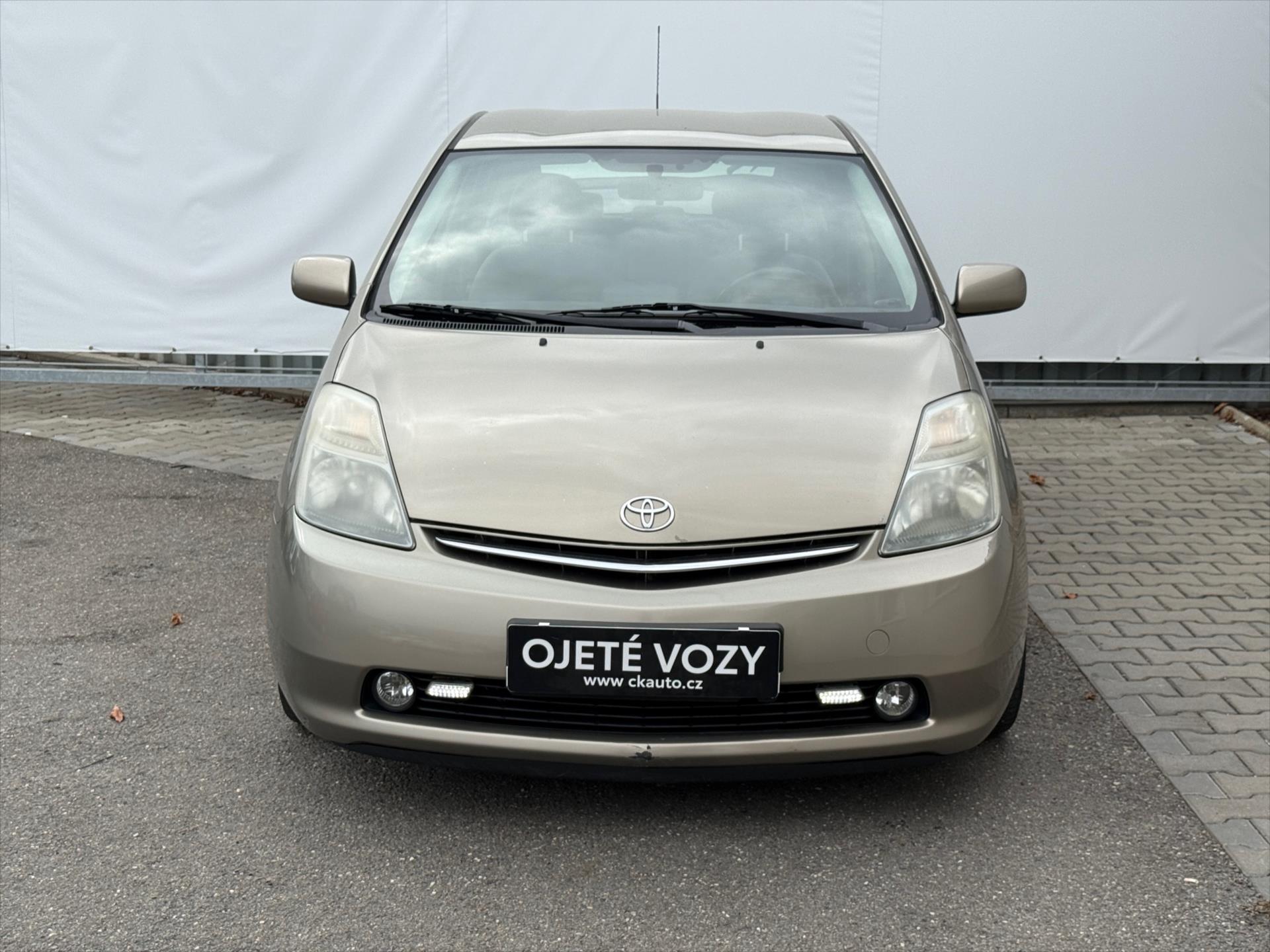 toyota-prius-1-5-uprava-ztp-rucni-ovladani - 1