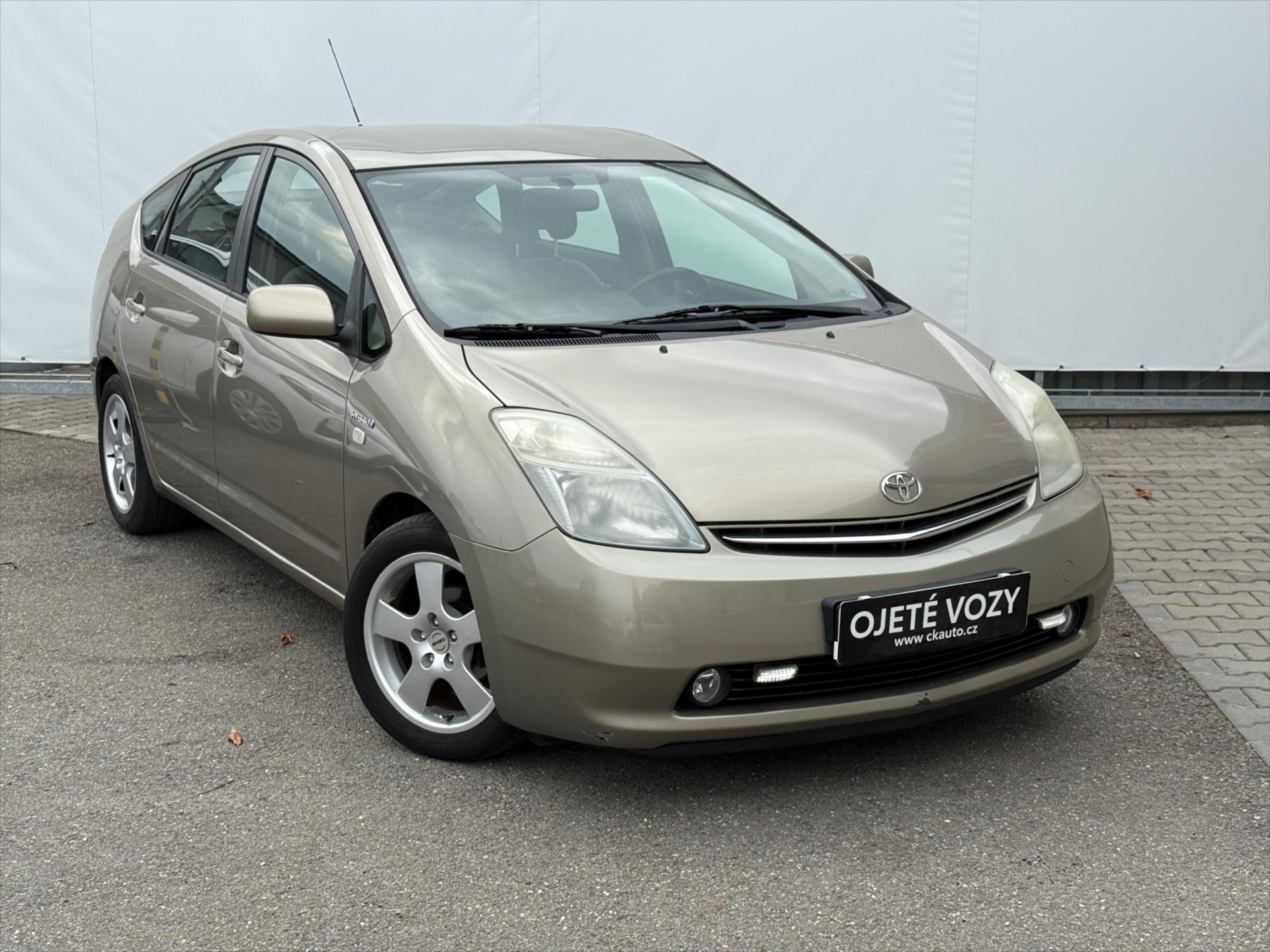 toyota-prius-1-5-uprava-ztp-rucni-ovladani - 2