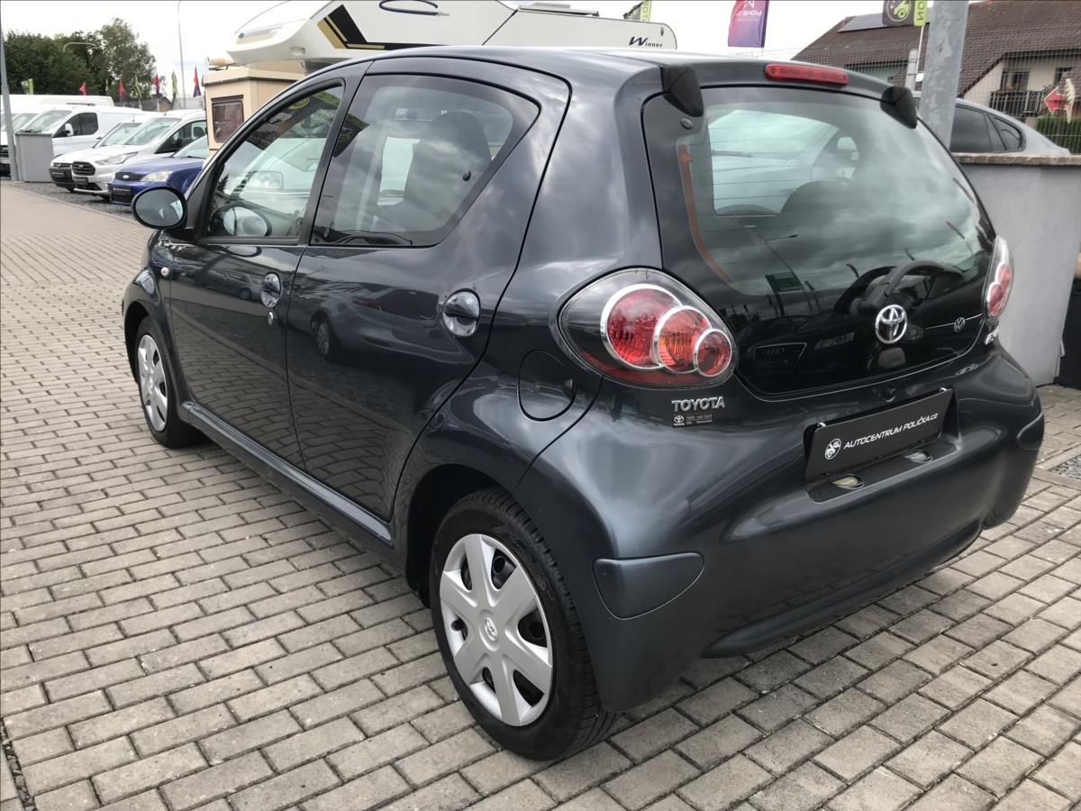 toyota-aygo-1-0 - 4