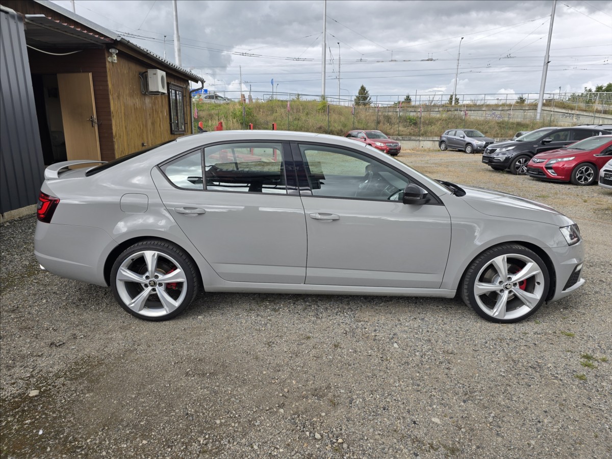 skoda-octavia-2-0-tdi-rs-4x4-135kw - 4