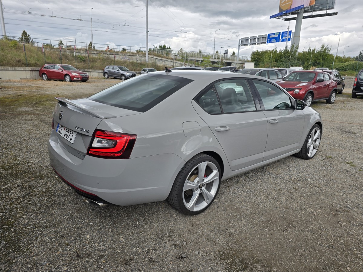 skoda-octavia-2-0-tdi-rs-4x4-135kw - 5
