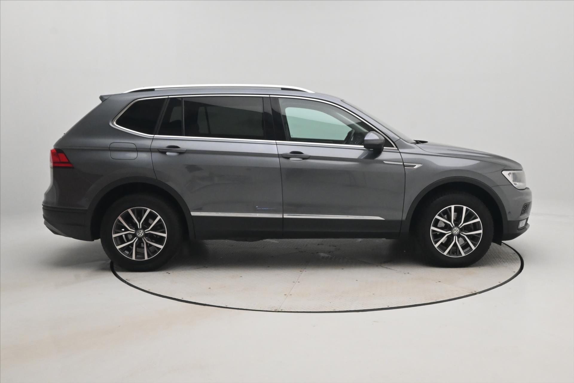 volkswagen-tiguan-allspace-2-0-tdi-110-kw-navi-7-mist-zaruka-az-5-let - 3