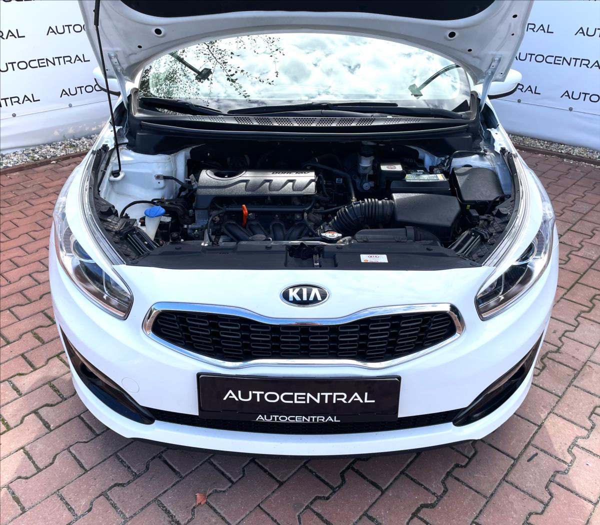 kia-ceed-1-4-i-po-servisu-cr - 7
