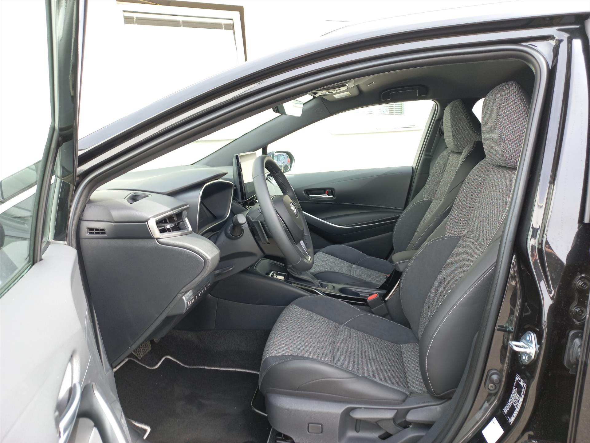 toyota-corolla-2-0-hybrid-e-cvt-178k-ts-style - 7
