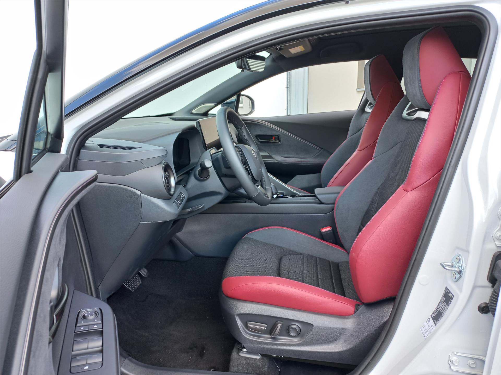 toyota-c-hr-2-0-hybrid-e-cvt-198k-tokio-edition - 7