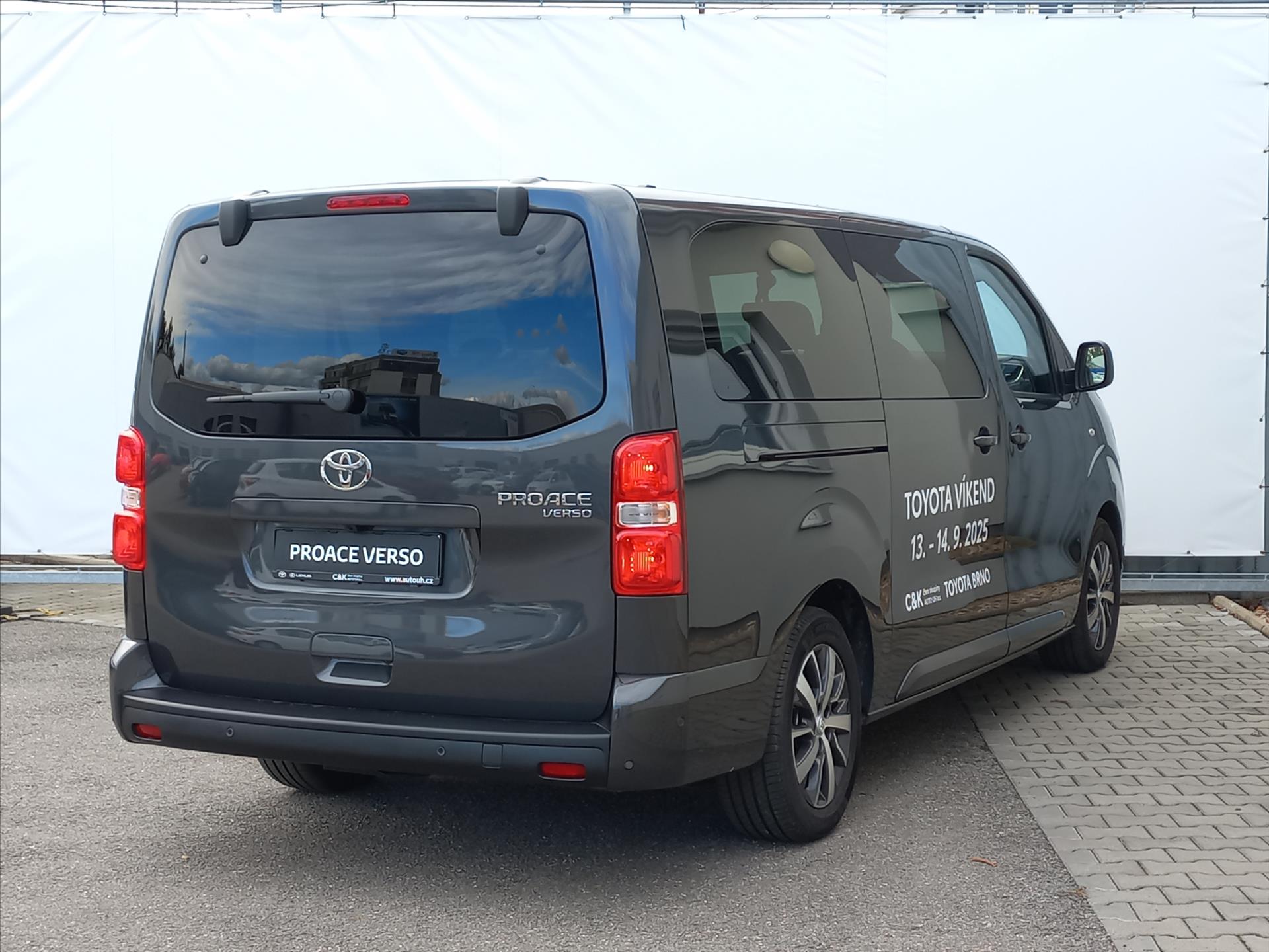 toyota-proace-verso-2-0-diesel-177k-8st-a-t-l2-family-8-mist - 1