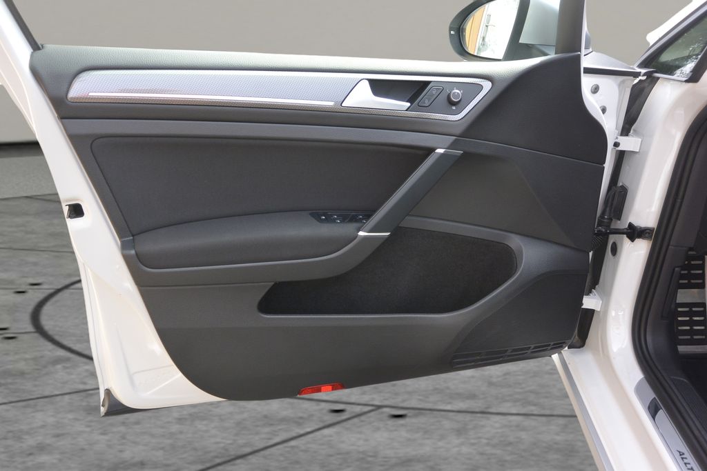 volkswagen-golf-2-0tdi-alltrack-dsg-4x4-dph - 8