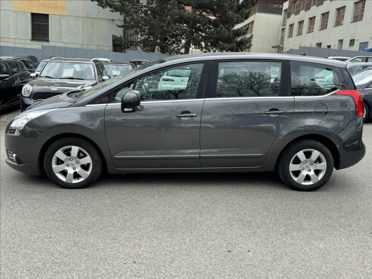 peugeot-5008-2-0-7-mist-plny-servis-peugeot - 3