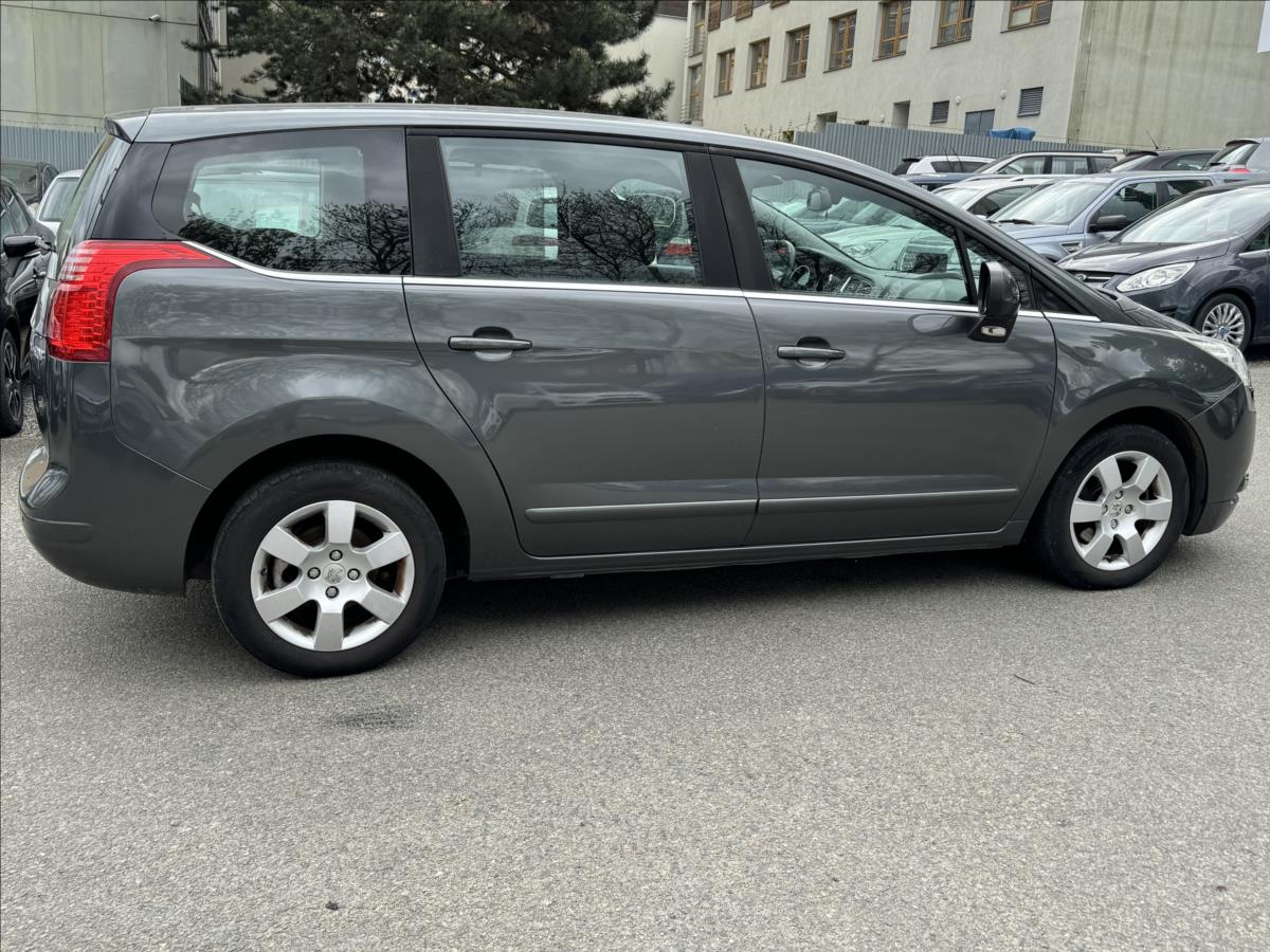 peugeot-5008-2-0-7-mist-plny-servis-peugeot - 5