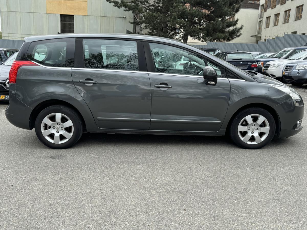peugeot-5008-2-0-7-mist-plny-servis-peugeot - 6