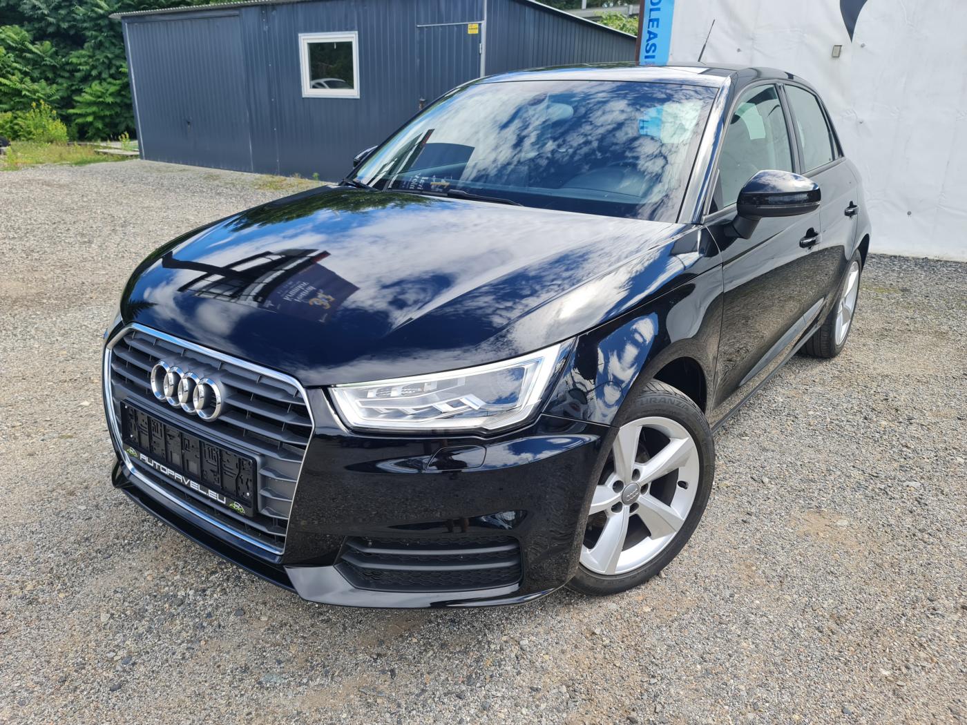 Audi A1 1,0 TFSi  LED světla, NAVI,