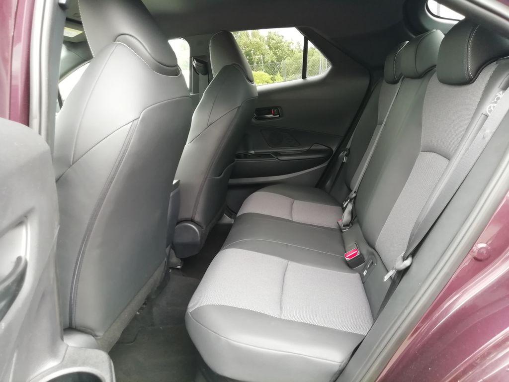 toyota-c-hr-1-8-hev-executive-fwd - 5
