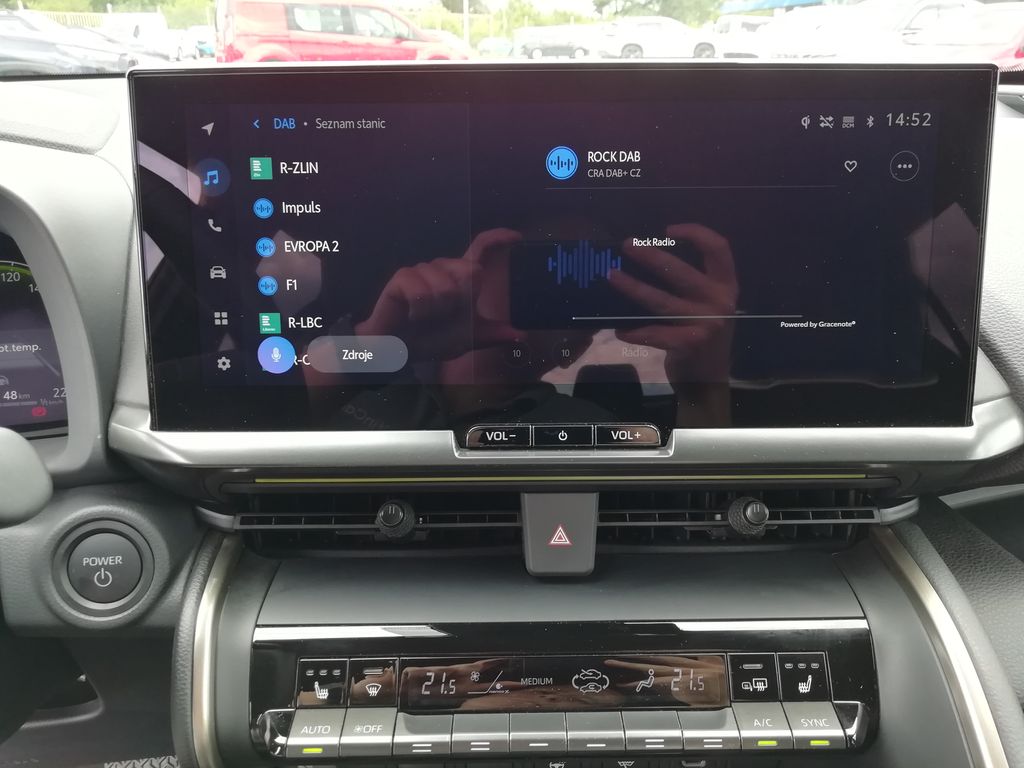 toyota-c-hr-1-8-hev-executive-fwd - 9