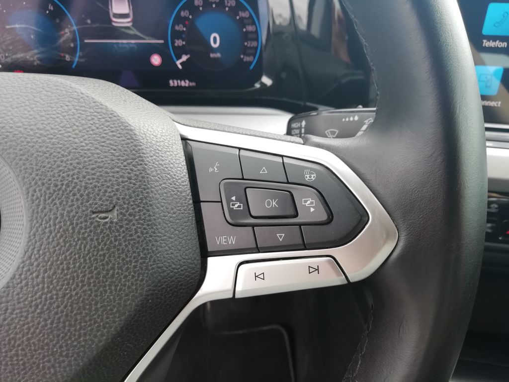 volkswagen-golf-life-variant-2-0-tdi-life-85 - 9