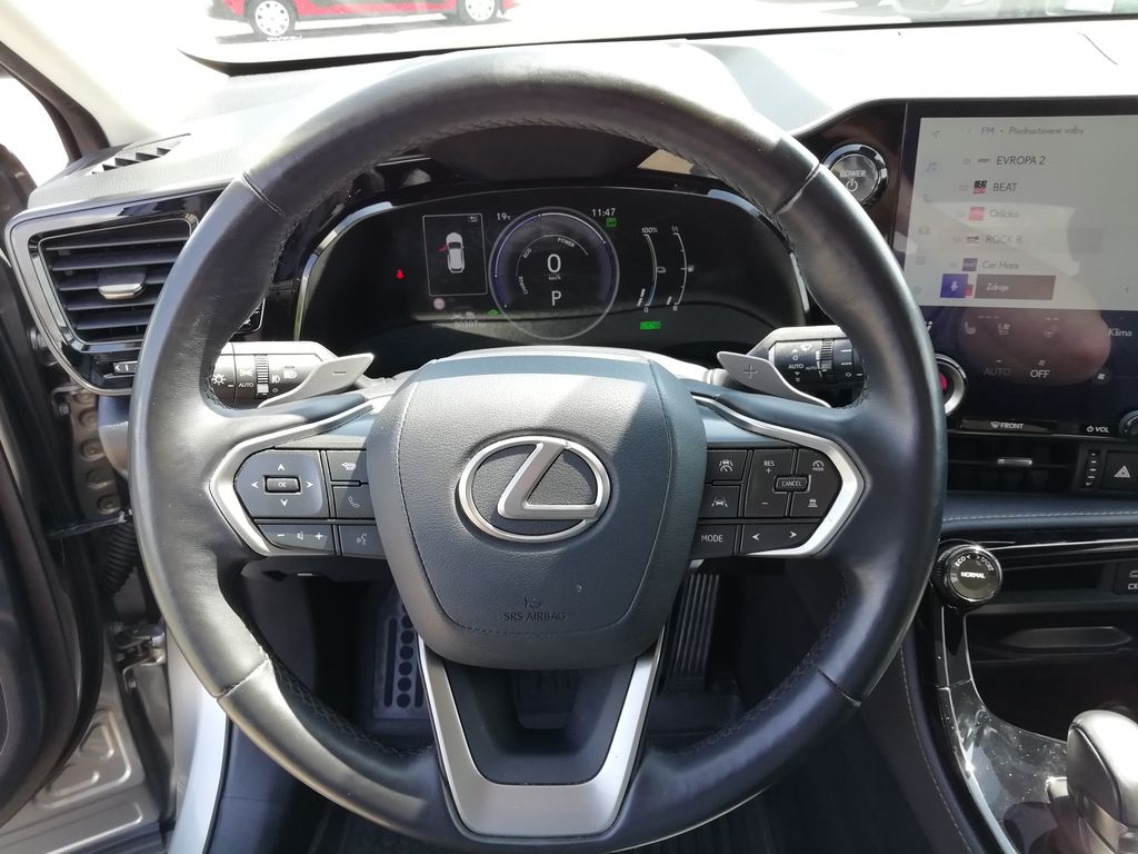 lexus-prestige-2-5-phev-4x4 - 7
