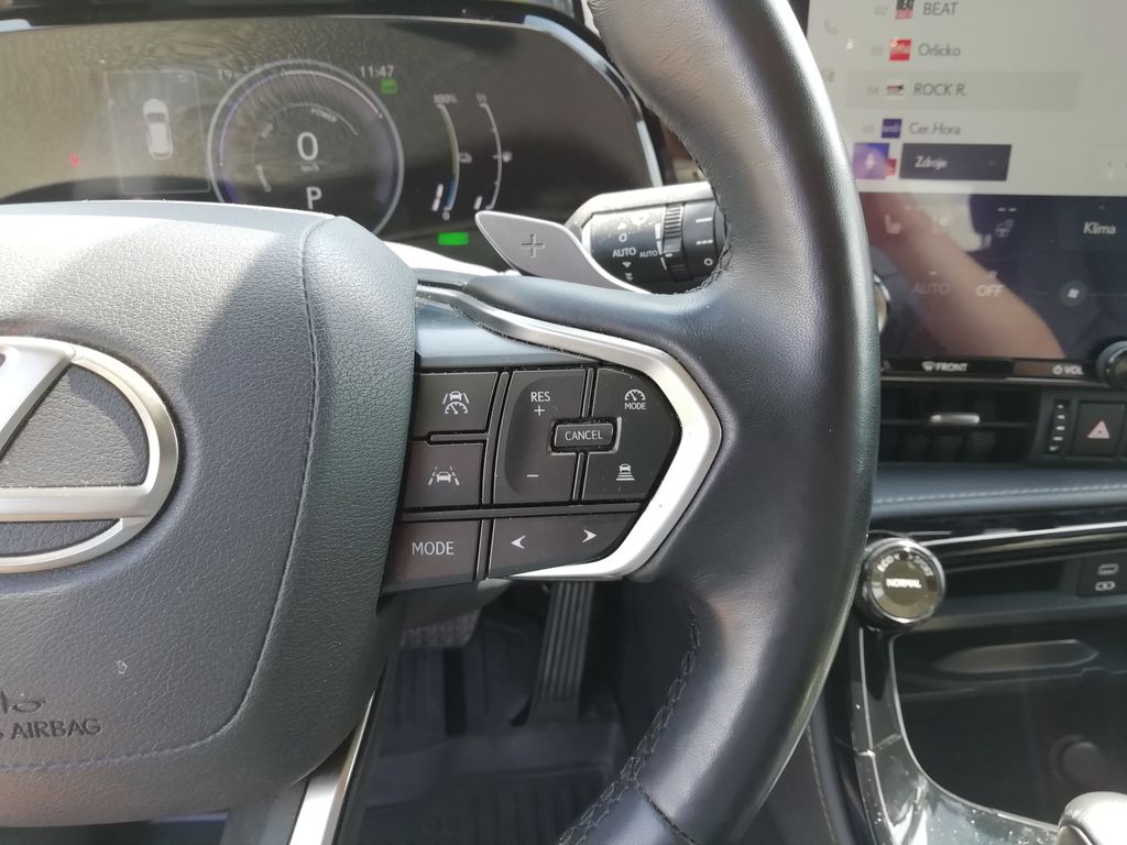 lexus-prestige-2-5-phev-4x4 - 9