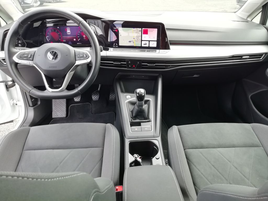 volkswagen-golf-life-variant-1-5-tsi - 5