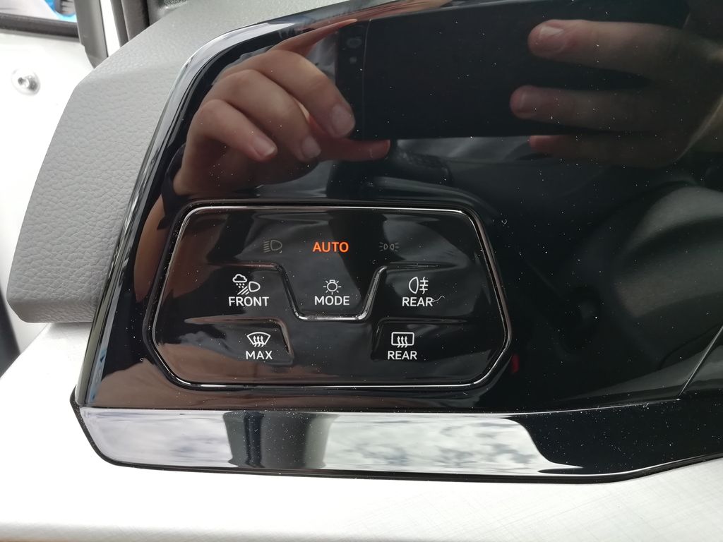 volkswagen-golf-life-variant-1-5-tsi - 9