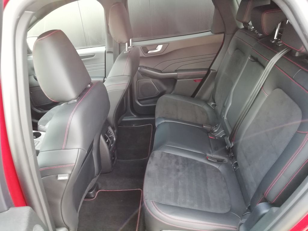 ford-kuga-plug-in-hybrid-st-line-x - 5