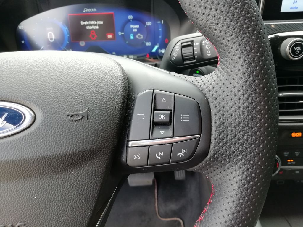 ford-kuga-plug-in-hybrid-st-line-x - 8