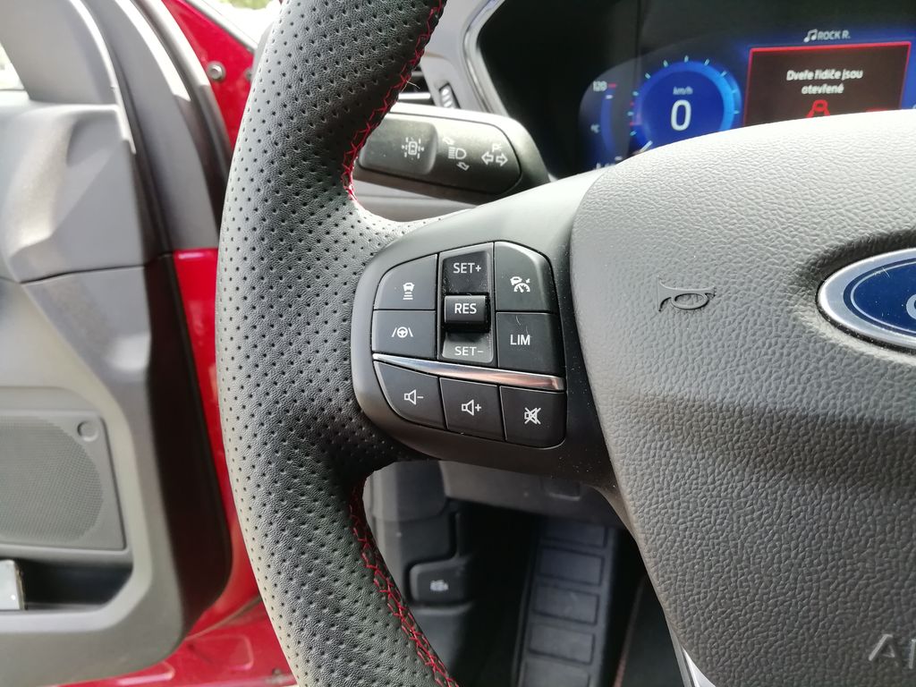 ford-kuga-plug-in-hybrid-st-line-x - 9