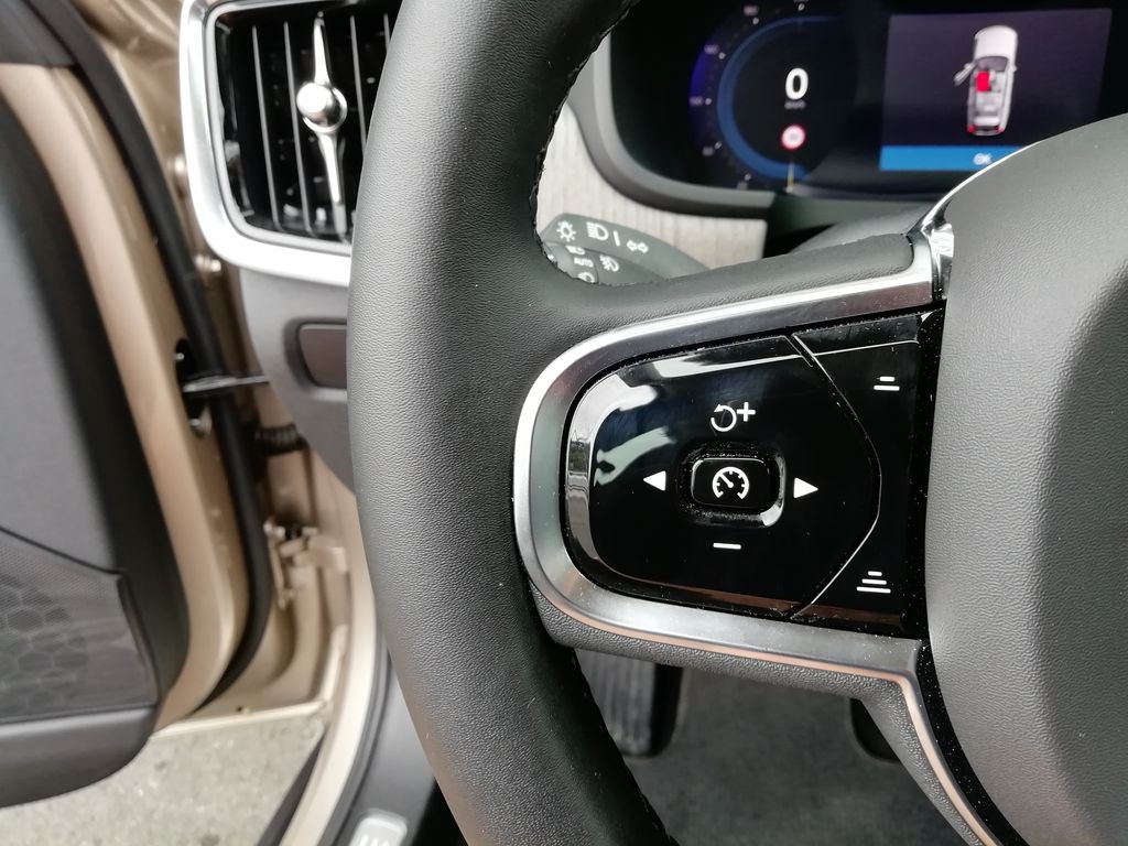 volvo-v90-2-0-cross-country-bright-plus - 9