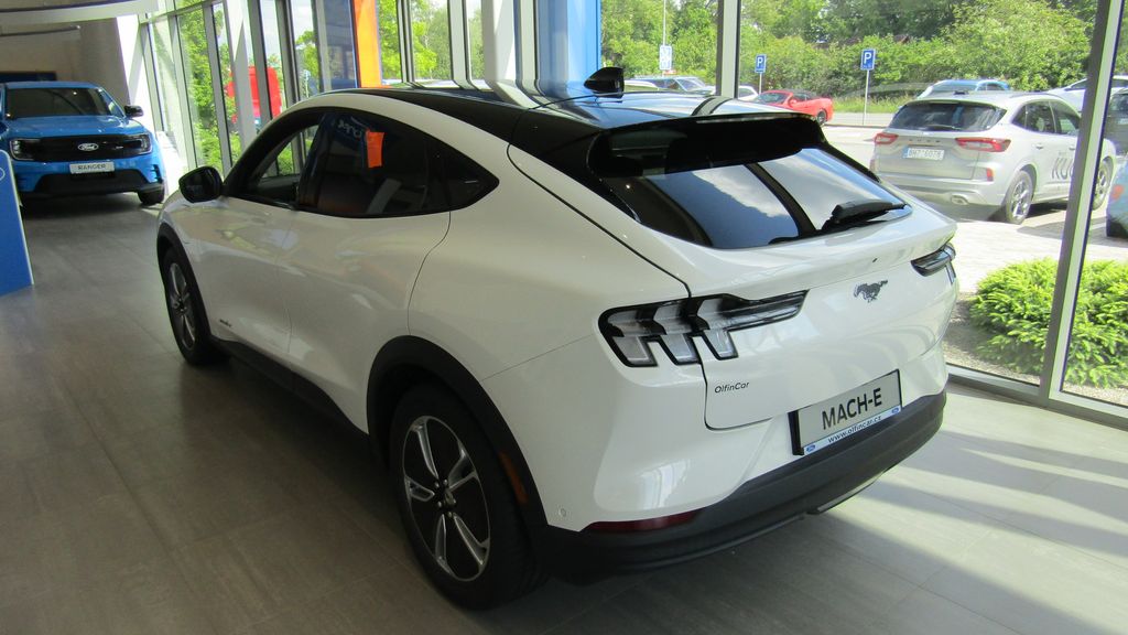 ford-mustang-mach-e-72-6-kwh-standardni-dojezd-198 - 3